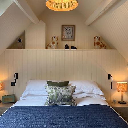 The Red Lion Inn Long Compton ภายนอก รูปภาพ