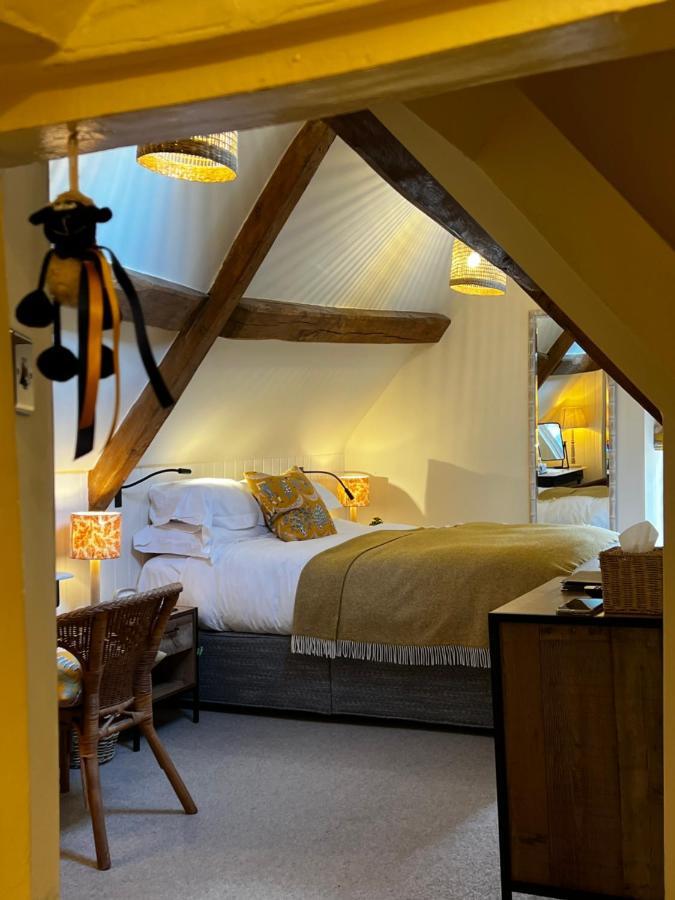 The Red Lion Inn Long Compton ภายนอก รูปภาพ
