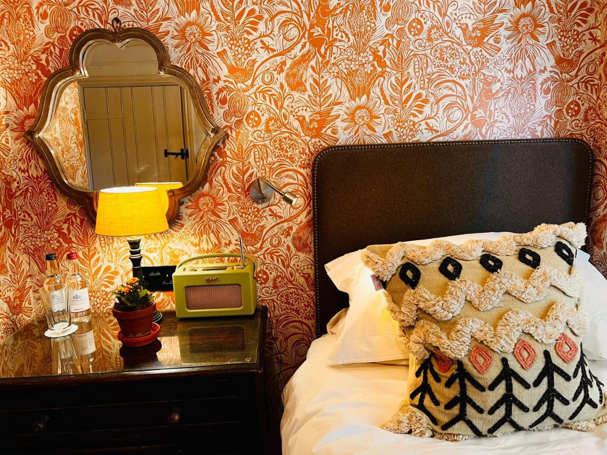 The Red Lion Inn Long Compton ภายนอก รูปภาพ