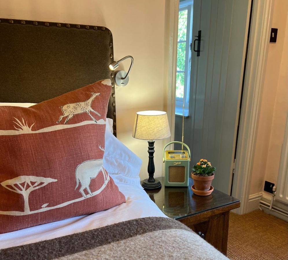 The Red Lion Inn Long Compton ภายนอก รูปภาพ
