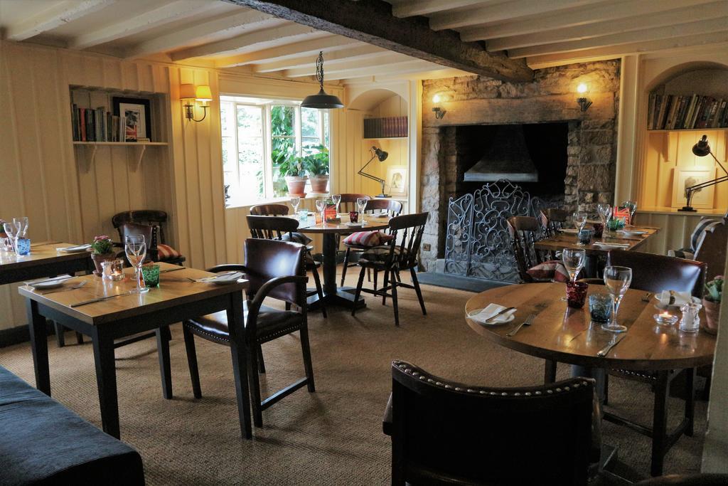 The Red Lion Inn Long Compton ภายนอก รูปภาพ