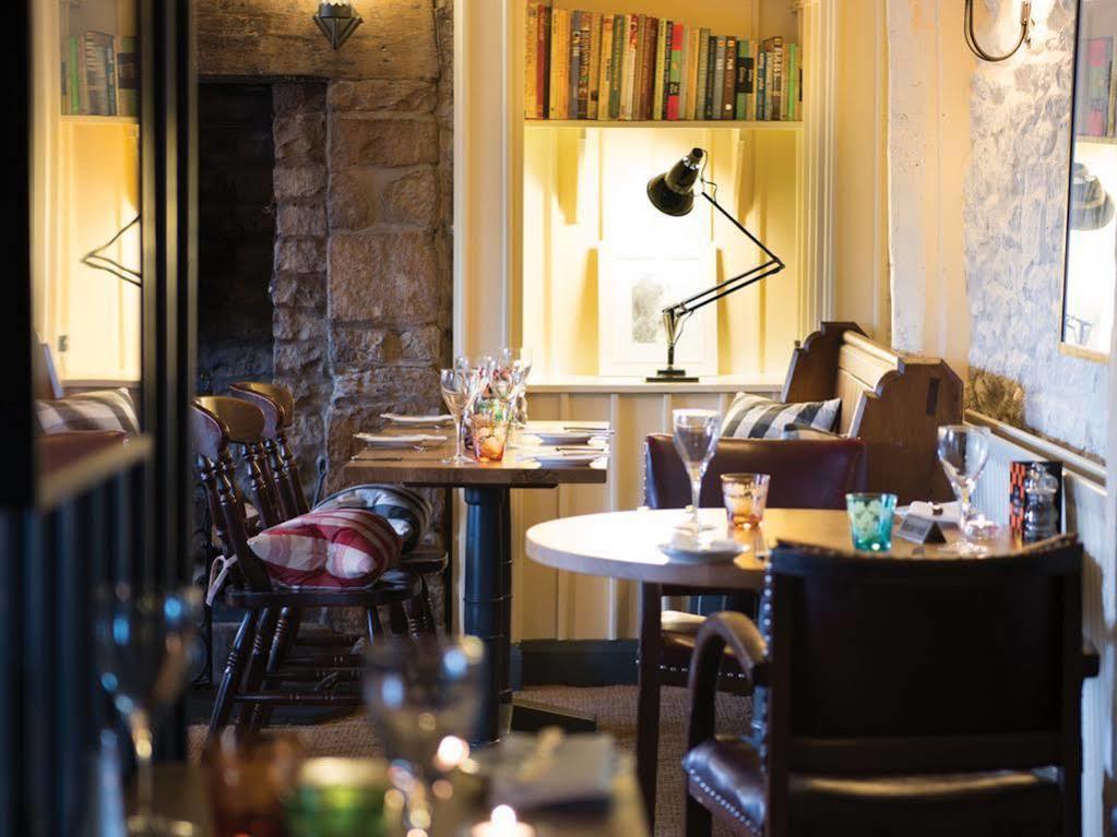 The Red Lion Inn Long Compton ภายนอก รูปภาพ