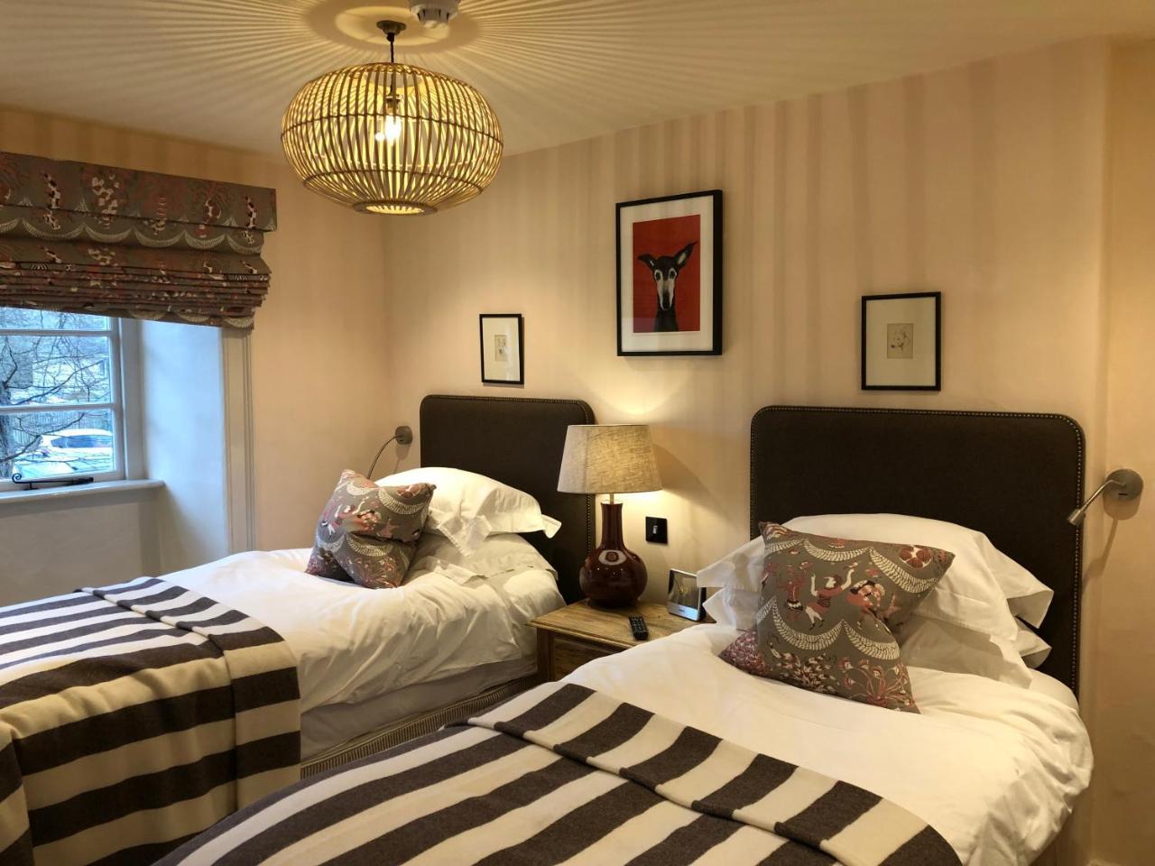 The Red Lion Inn Long Compton ภายนอก รูปภาพ