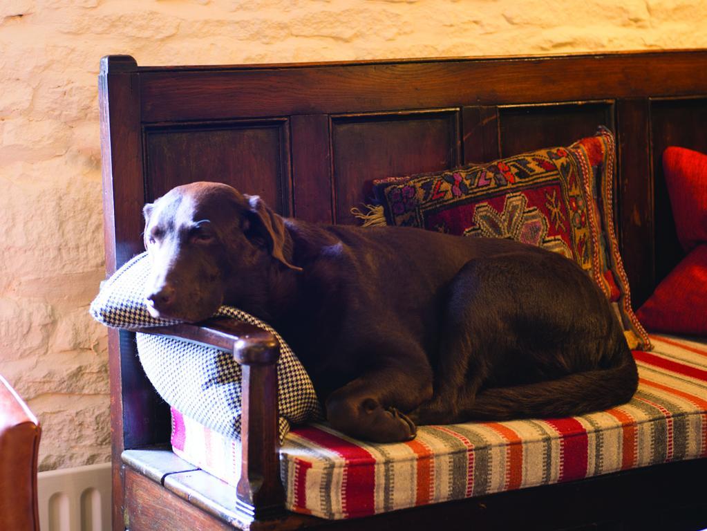 The Red Lion Inn Long Compton ภายนอก รูปภาพ