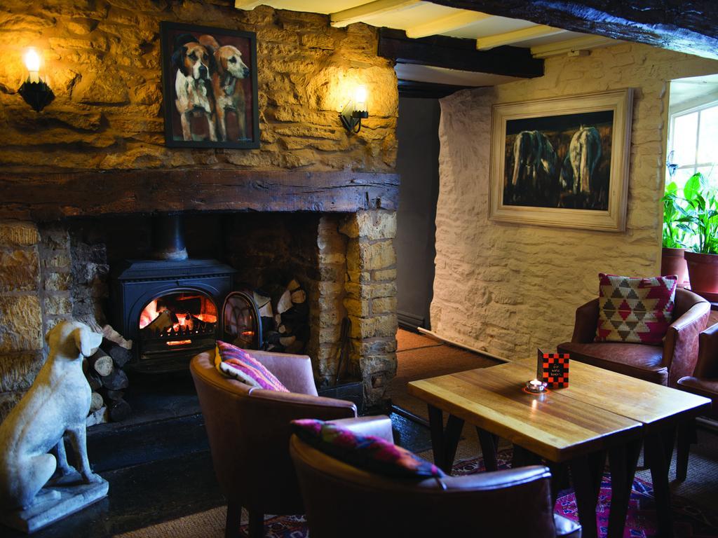 The Red Lion Inn Long Compton ภายนอก รูปภาพ