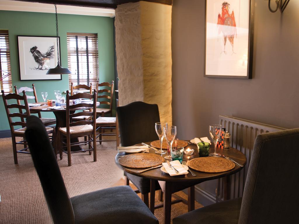 The Red Lion Inn Long Compton ภายนอก รูปภาพ