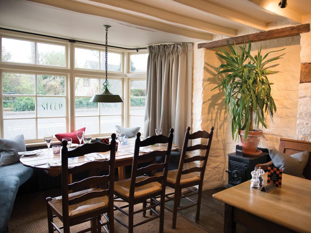 The Red Lion Inn Long Compton ภายนอก รูปภาพ